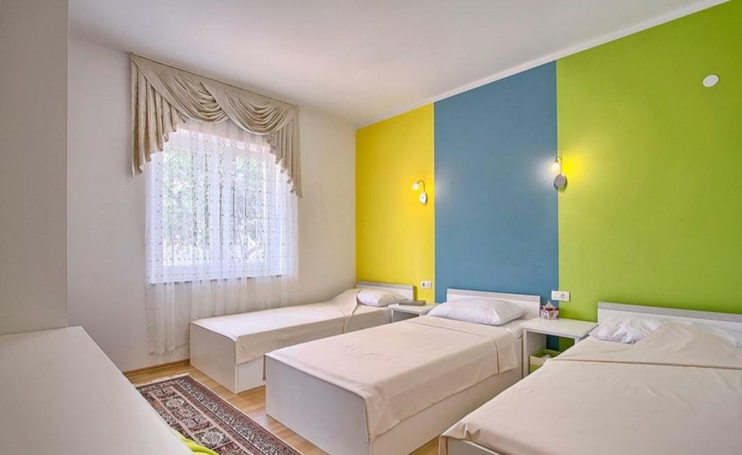 Villa Zafirah Pula Exteriör bild